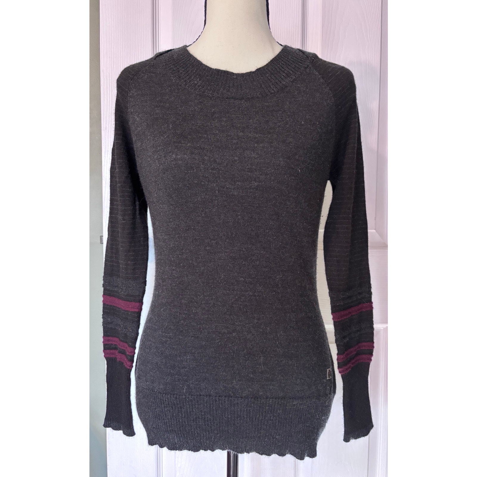 Smartwool Merino Wool Blend Base Layer Long Sleeve Shirt Size Small Gray Purple